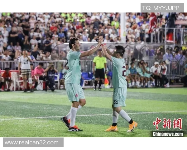 帕尼尼足球卡卡牌收藏价值解析与未来市场趋势展望