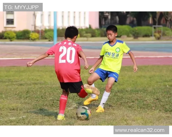 载德功夫足球小球星是谁 揭开他的成长历程与成就之谜